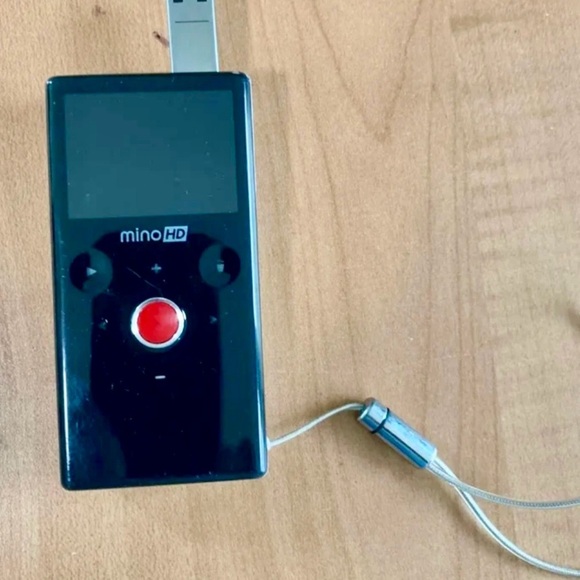 Camcorder FLIP video mini HD 8 GB memory records 120 minutes original box/papers - Picture 5 of 5